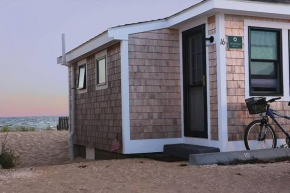 Peaceful Waterfront Beach Cottage!